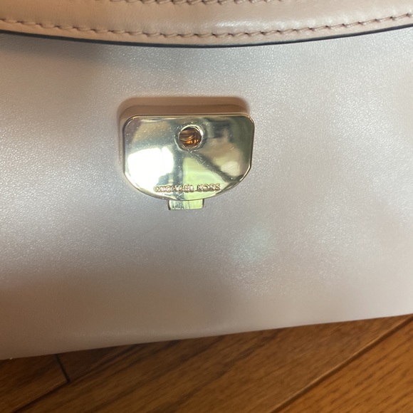 Michael Kors Blush Leather Handbag very good condition Medium - Picture 6 of 10